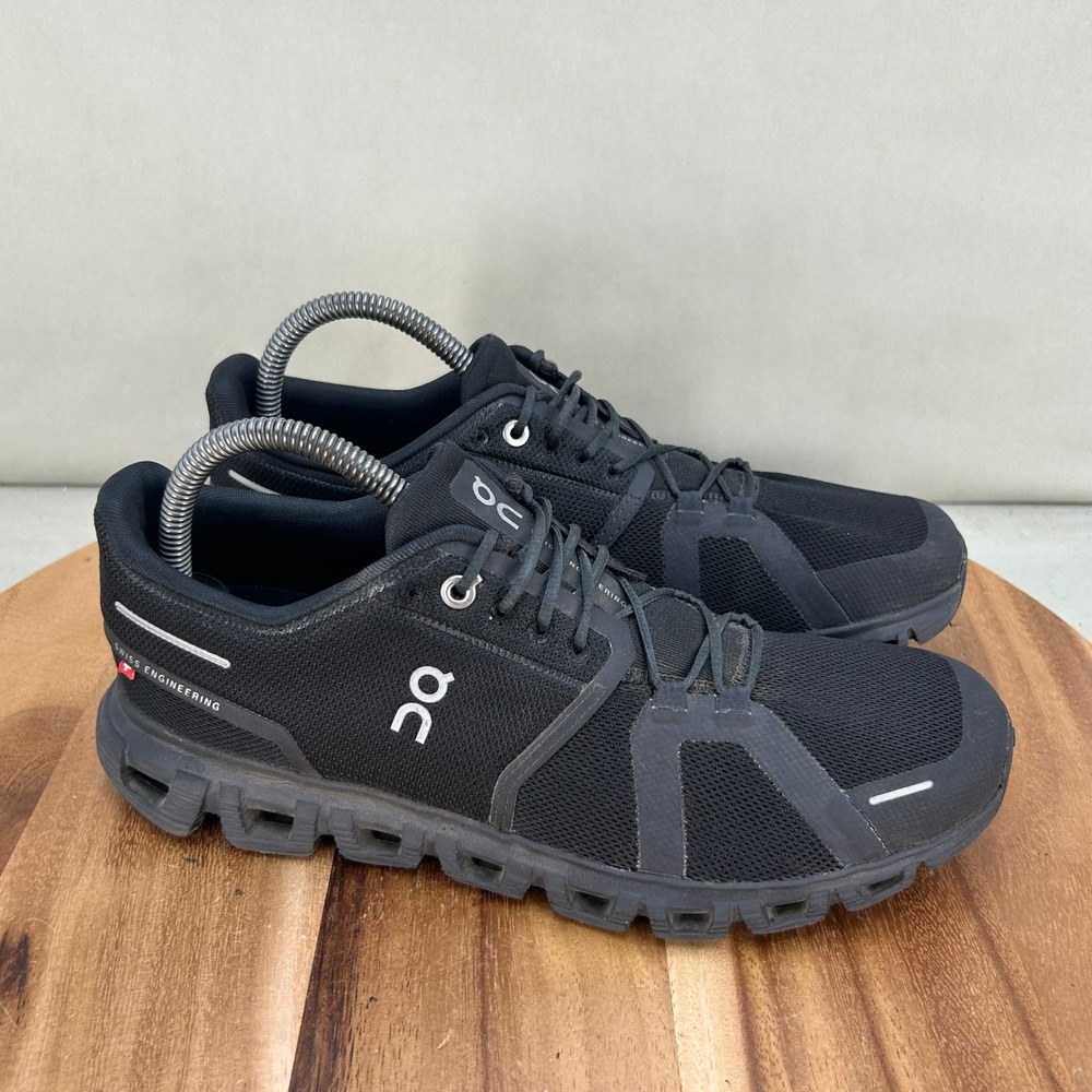 On Running Cloud 5 Mens 7.5 Black Asphalt Running Shoes Cushioned Low Top
